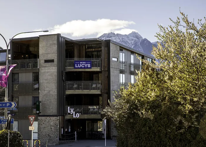 Lylo QueenstownHostel